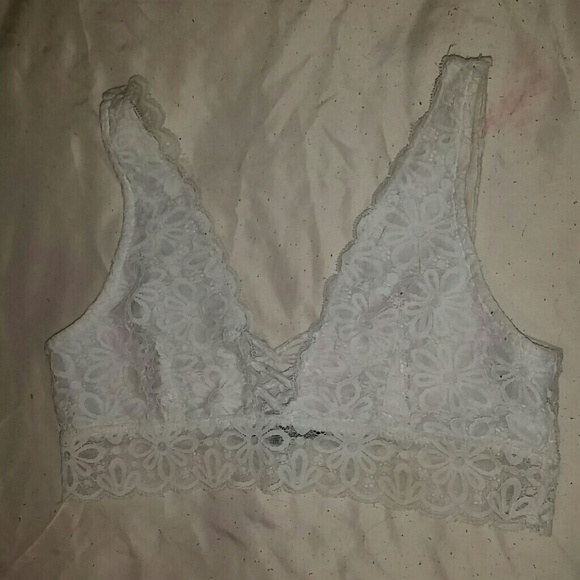 WHITE & BLACK BRALETTES. - Picture 1 of 6